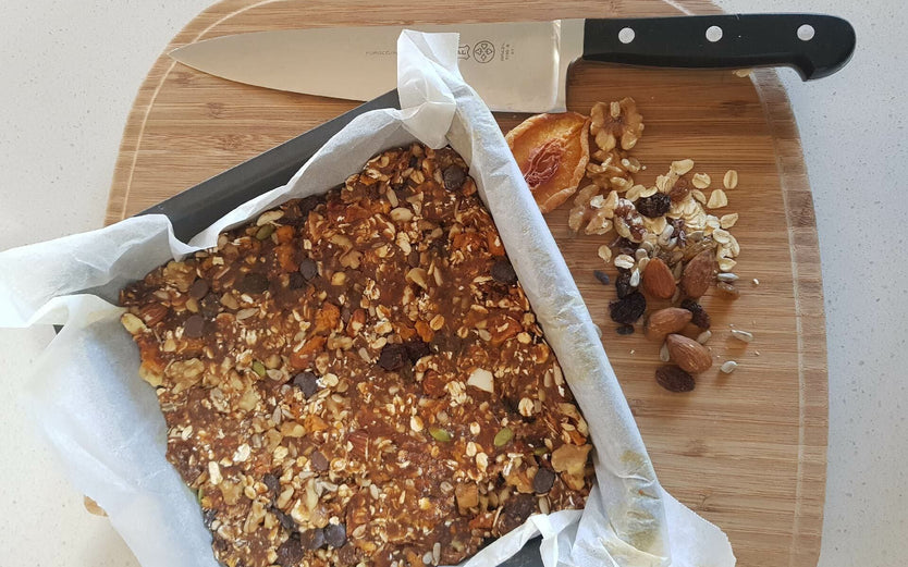 Meusli bars in a baking tin